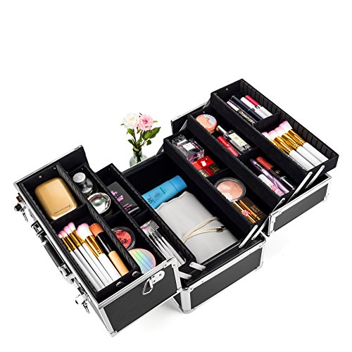 Plateaux permettant un accès à tout le contenu pour cette valise maquillage